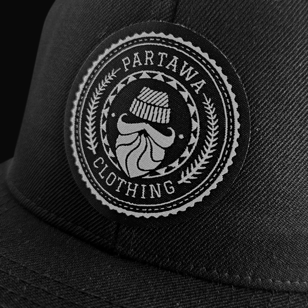 Partawa-snapback-brodeereaus-kuva2